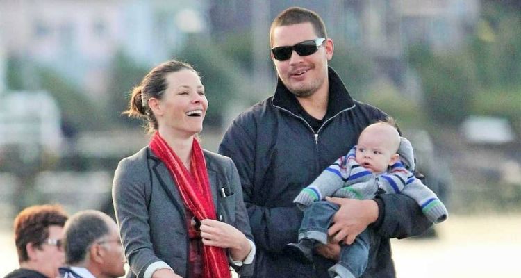 Norman Kali with his girlfriend Evangeline Lilly and their baby. 